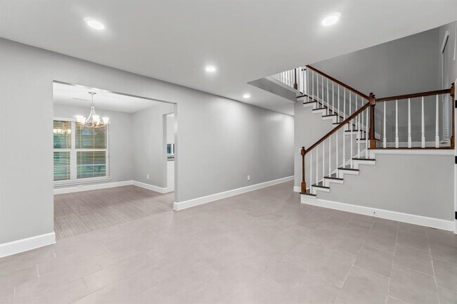 Building Photo - 139 W Village Knoll Cir