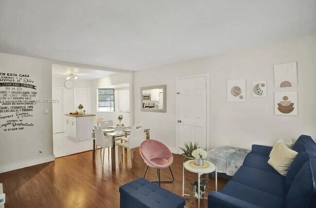 Foto del edificio - 2552 Wiley St