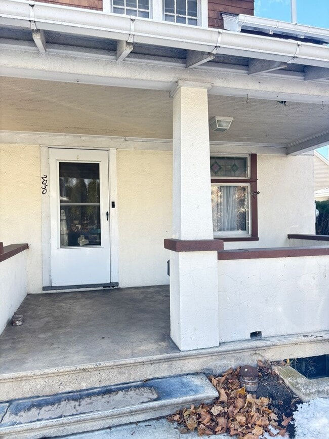 Foto del edificio - Charming Craftsman-Style Split Home – 3 Bedrooms, 1 Bath