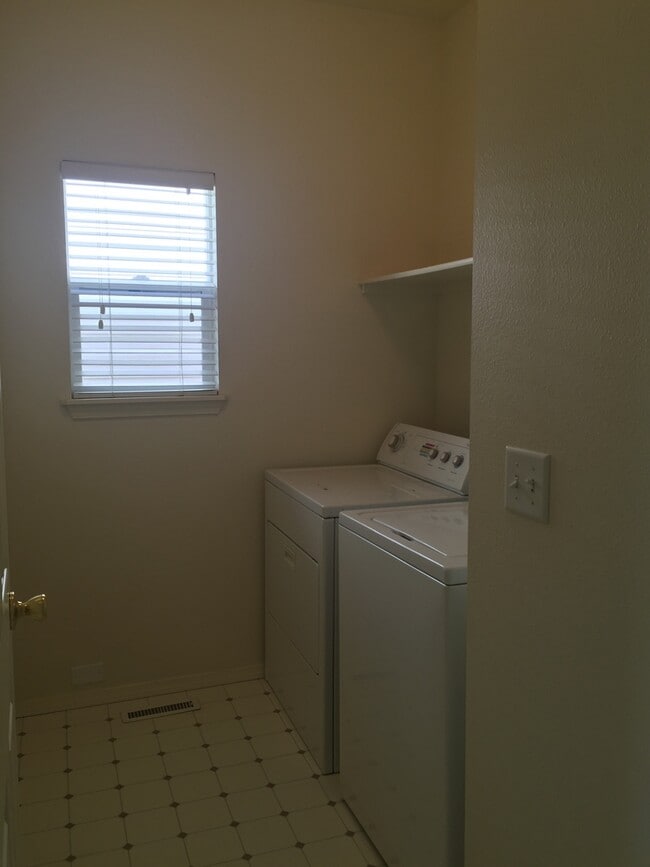 Building Photo - $1895..00 -  2 Bed/2.5 bath on the Bench.....