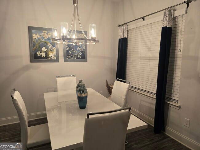 Foto del edificio - 7204 Kings Cove
