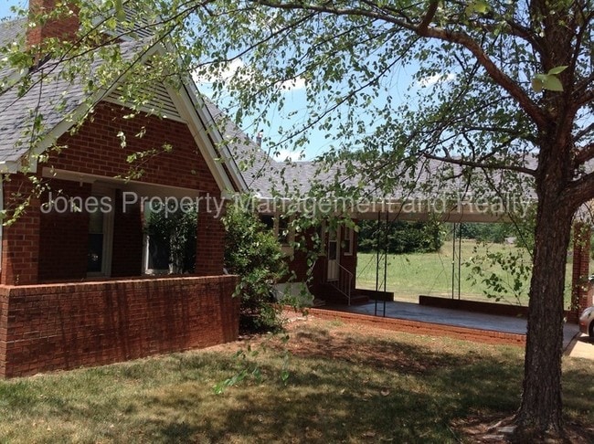 Building Photo - 2210 NC 152 W