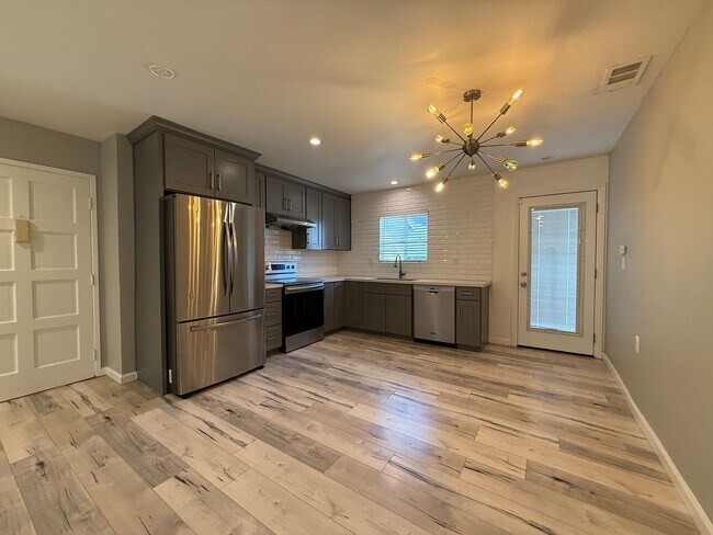 Foto del edificio - Remodeled, Fresh and Clean 3 Bedroom 2 Bath Home in North San Jose