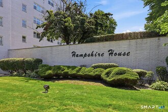 Building Photo - 889 Farmington Ave