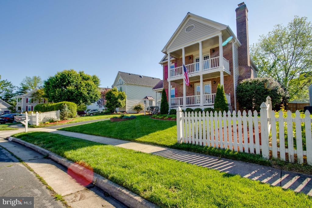 Foto principal - 6569 Forsythia St