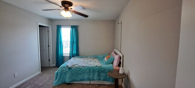 Foto del edificio - Wonderful Two Story Four Bedroom/ Two and ...