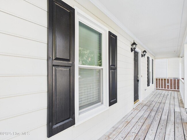 Foto del edificio - 115 Rock Pointe Ln