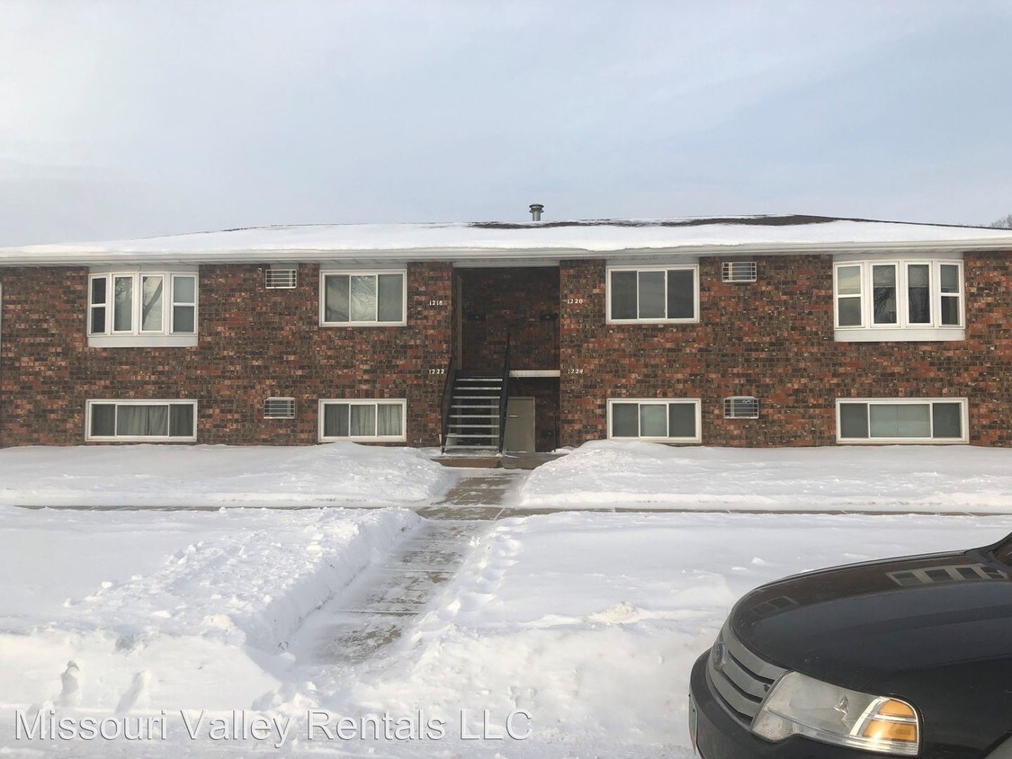 Primary Photo - 1224 E Thayer Ave