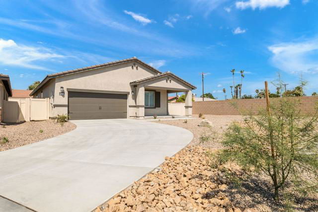 Foto principal - 42299 Palisades Dr