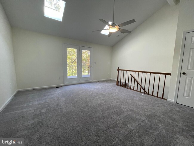 Building Photo - 2506 Fairfax Dr