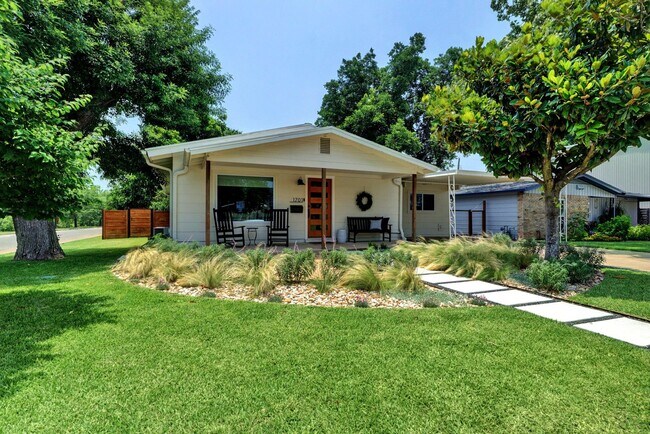 Foto del edificio - Fantastic 3/2 Home - Designer Style Living...