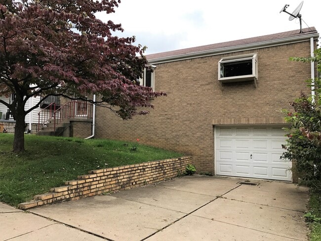 Building Photo - 508 Wyncotte St