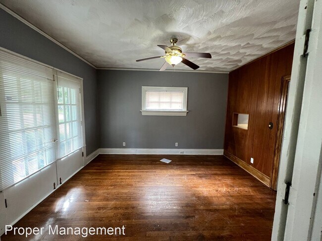Building Photo - 3 br, 1 bath House - 813 W Hillcrest Ave