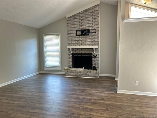 Foto del edificio - 5914 Rustlewood Dr