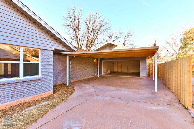 Foto del edificio - 1518 Wishbone Dr