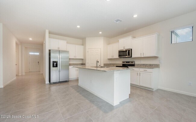 Foto del edificio - 463 Old Country Rd S E