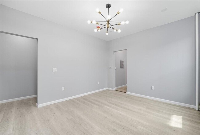 Foto del edificio - 349 Fulton Ave