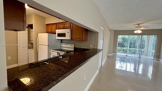 Foto del edificio - 14108 Glenmoor Dr