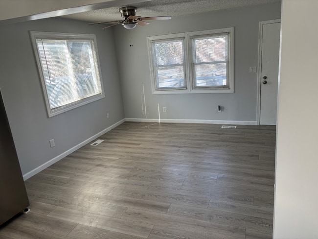 Foto del edificio - 1374 Webber Ave