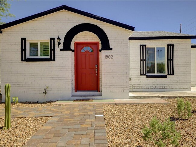 Foto del edificio - TWO MONTH'S FREE RENT!!!!! *