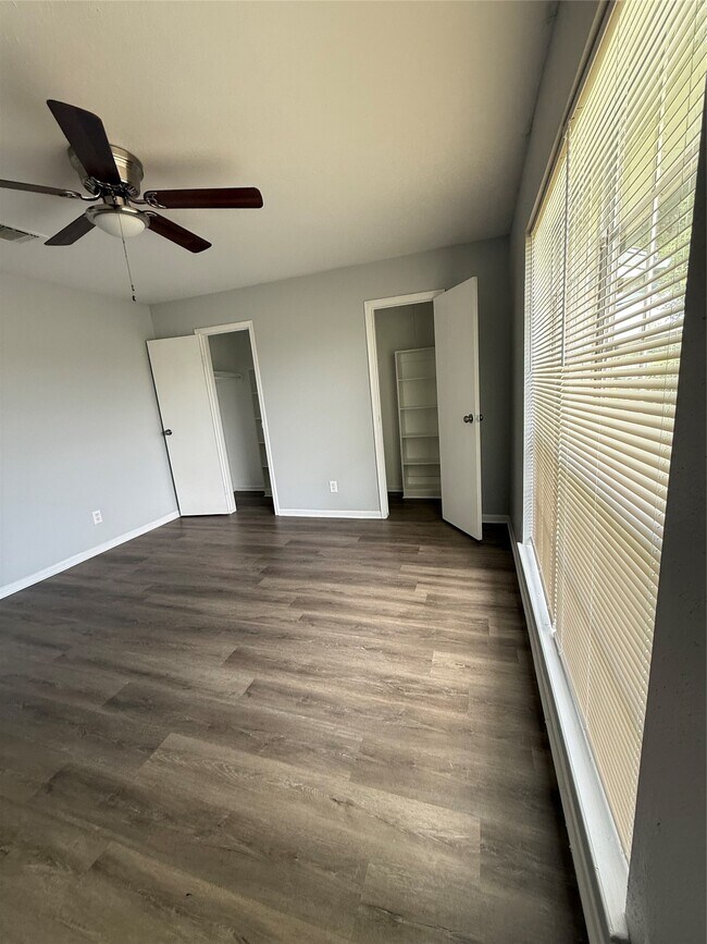 Foto del edificio - 1227 Lyric Ln