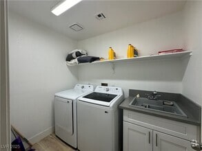 Building Photo - 2 Ranger Ct
