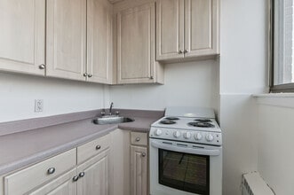 Building Photo - 224 St George St Building Photo - 224 St George St