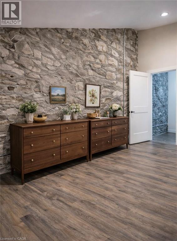 Photo du bâtiment - 40 Main St