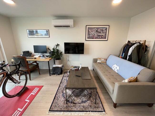Foto del edificio - 6800 Roosevelt Way NE