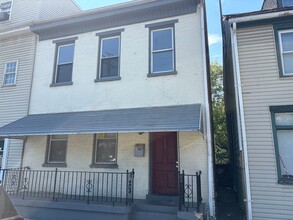 Building Photo - 316 S Pershing Ave