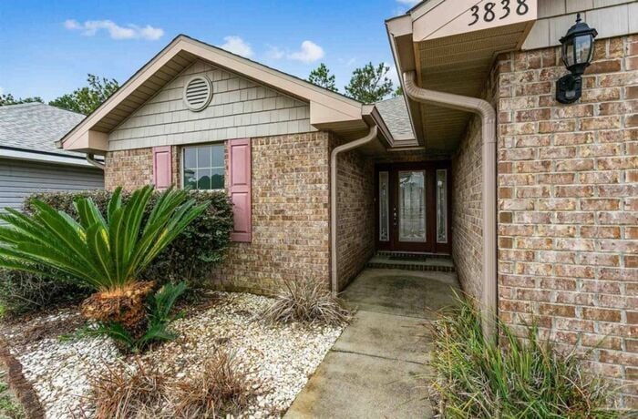Building Photo - Pensacola - Weatherstone - 4 bedroom, 2 bathroom
