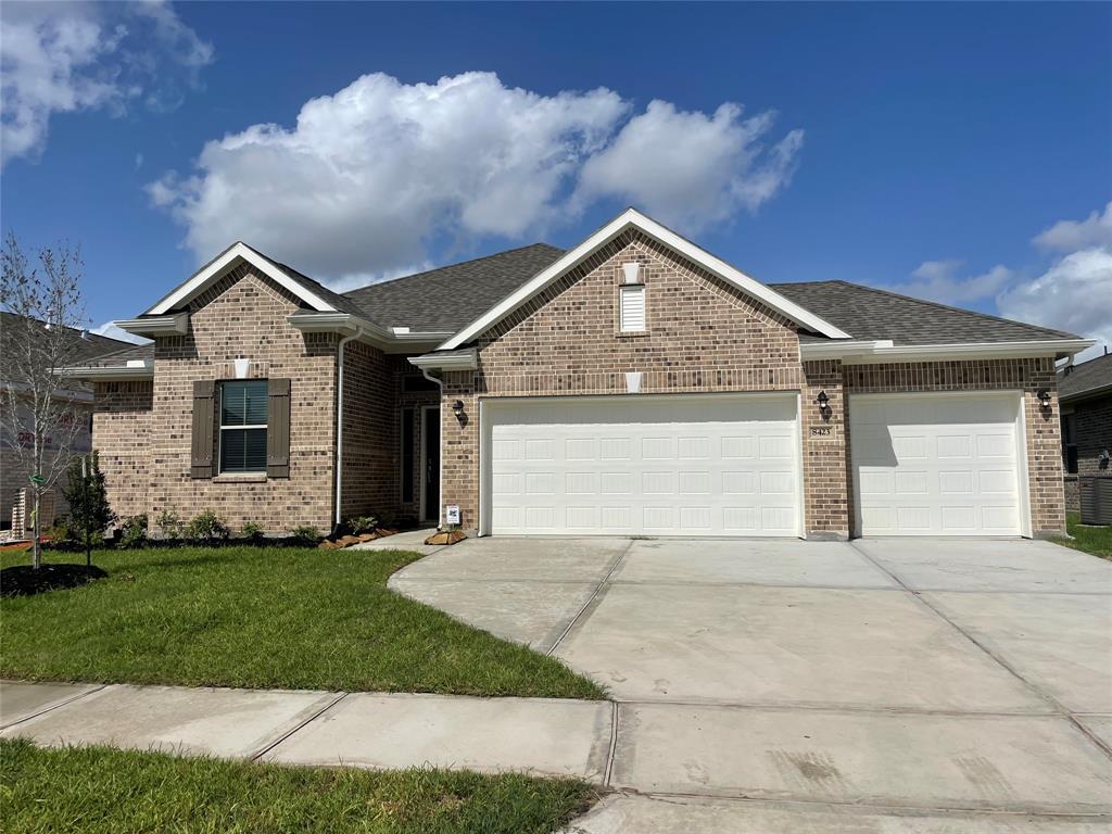 8423 Beacon Bay Cir, Mont Belvieu, TX 77523 House for Rent in Mont Belvieu, TX