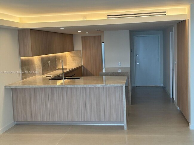 Foto del edificio - 1717 N Bayshore Dr