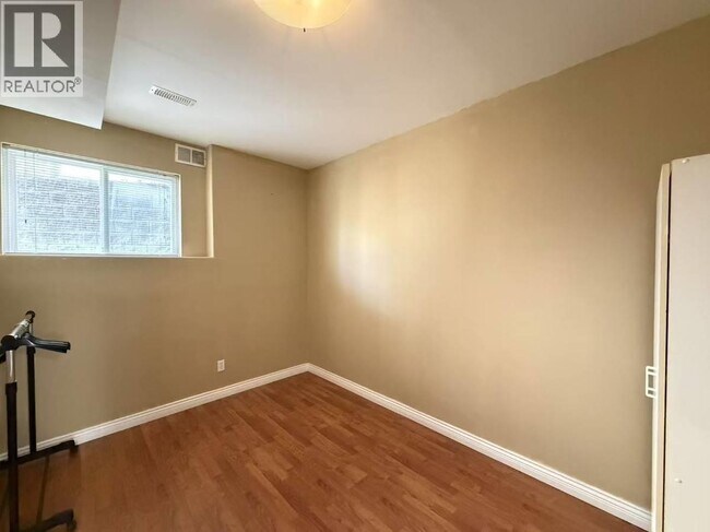 Photo du bâtiment - 10460 Slatford St