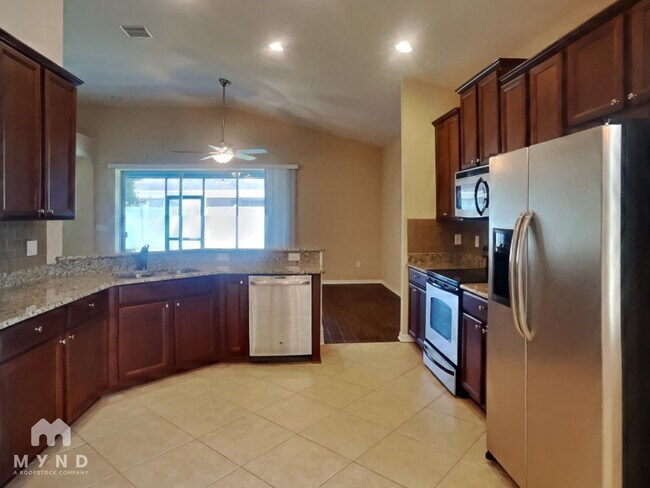 Foto del edificio - 7414 Forest Mere Dr