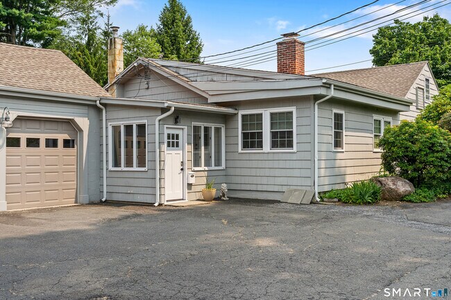 Building Photo - 21 Richdale Dr