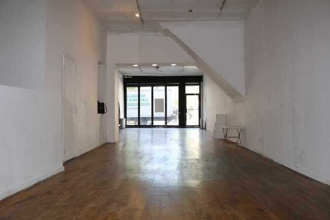 Foto del edificio - 287 Bleecker St