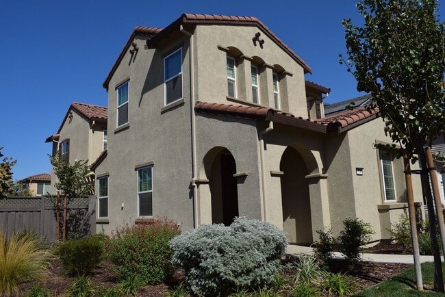 Building Photo - Spacious Home In Mountain House