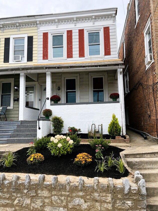 Primary Photo - 3-Bedroom Downingtown Schools