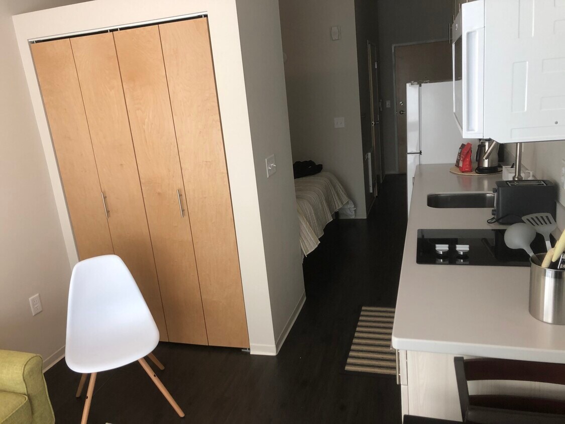 Foto del edificio - 713 E Johnson St
