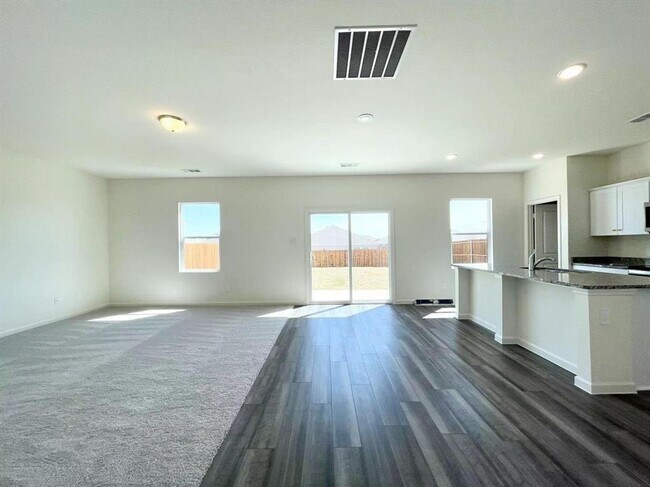 Foto del edificio - Elegant 2-Story Home in Northwest ISD with Modern Upgrades