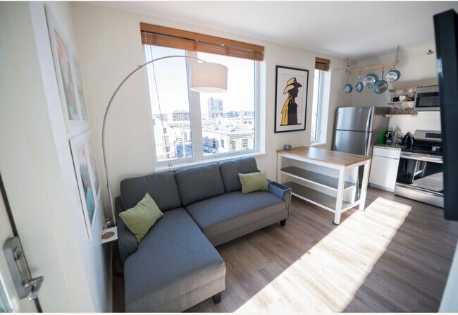Foto del edificio - 1BR/1BA Furnished Condo Available Now!!! Great Portland Location!!!