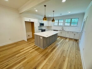 Building Photo - 118 Nickolas Cir