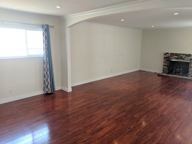 Foto del edificio - 16811 Newland St