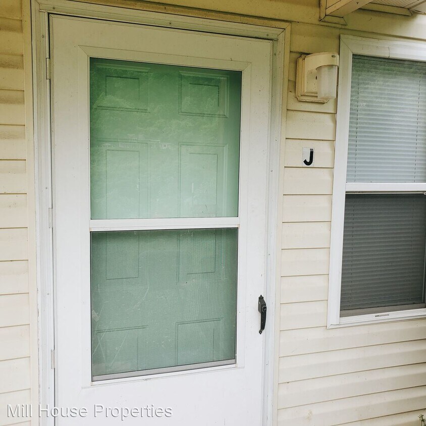 Primary Photo - 92 Drury Ln