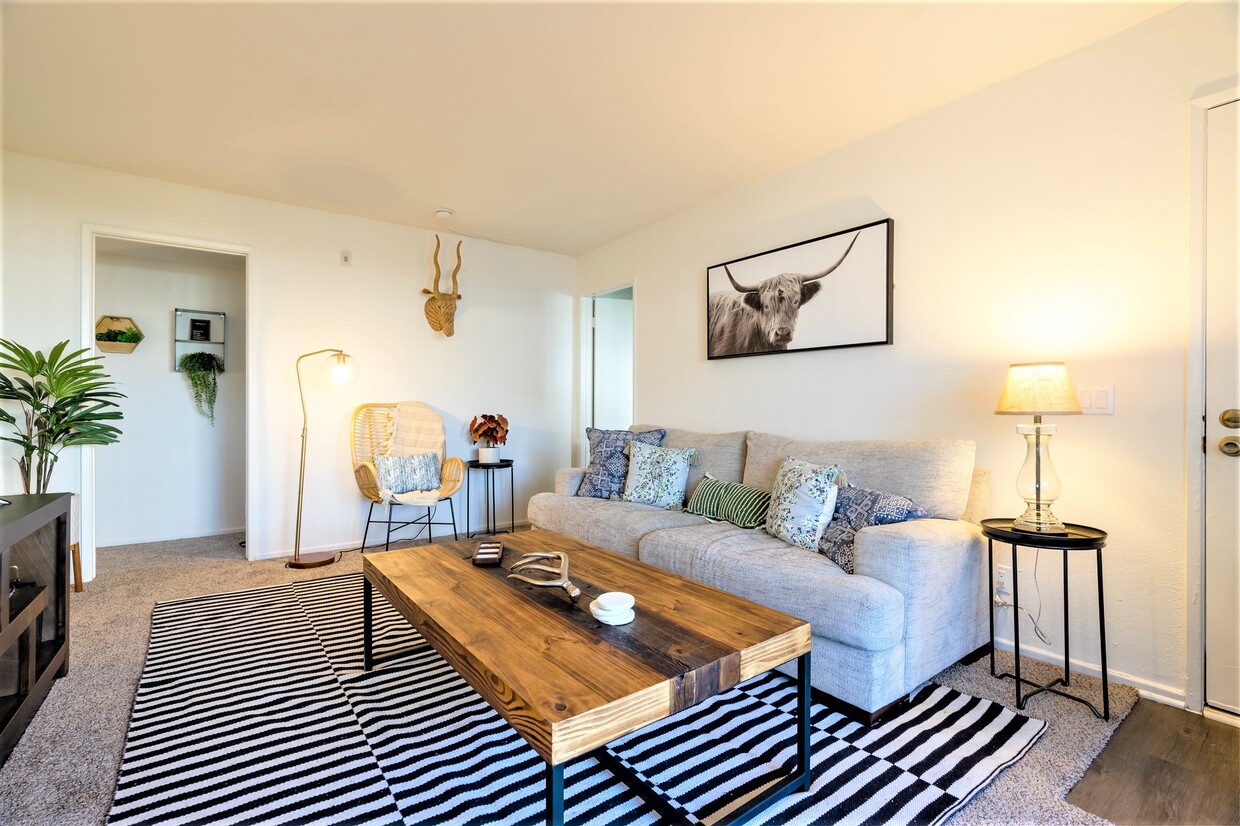 Foto principal - 1000 S Coast Dr
