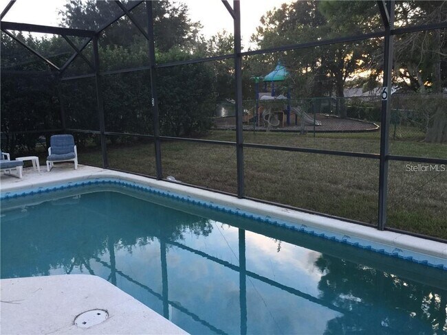 Foto del edificio - 2560 Bear Creek Ct