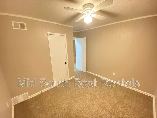 Foto del edificio - 3019 Capri St