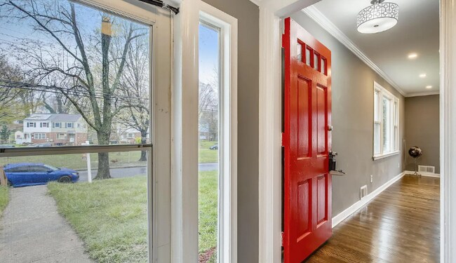 Foto del edificio - 12120 Valleywood Dr