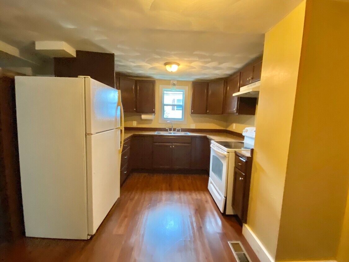 15 Jefferson St Unit 1, Augusta, ME 04330 Apartments in Augusta, ME